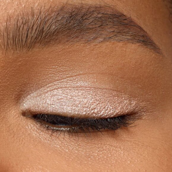 🇨🇦 NUDESTIX Magnetic Luminous Eye Colour Pencil in Angel - Picture 2 of 3